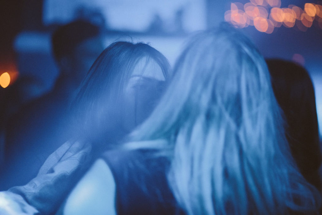 Vera Linnik photographs the dancing crowd in the oldest club in Russia ...